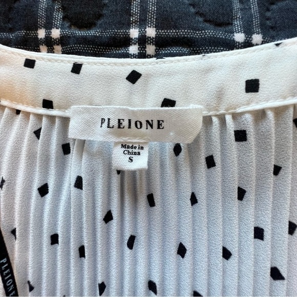 Anthropologie Pleione Top Womens Xs White Black Abstract Oversized Blouse - Picture 2 of 8